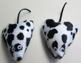 whiteandblackmousecattoy