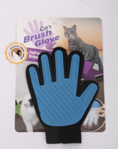 Grooming gloves for shedding in cats